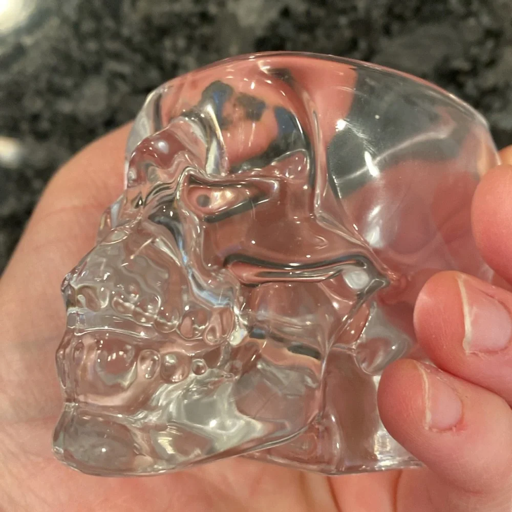 Studio crystal collection 4 skull head shot glasses brand new Halloween
